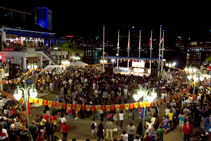 Promenade down the Southbank Riverwalk.